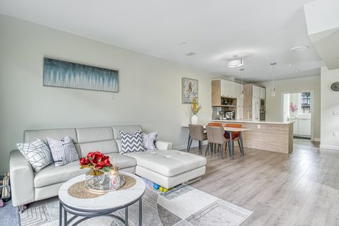 9800 Granville Avenue 13 Richmond BC V6Y 1R3