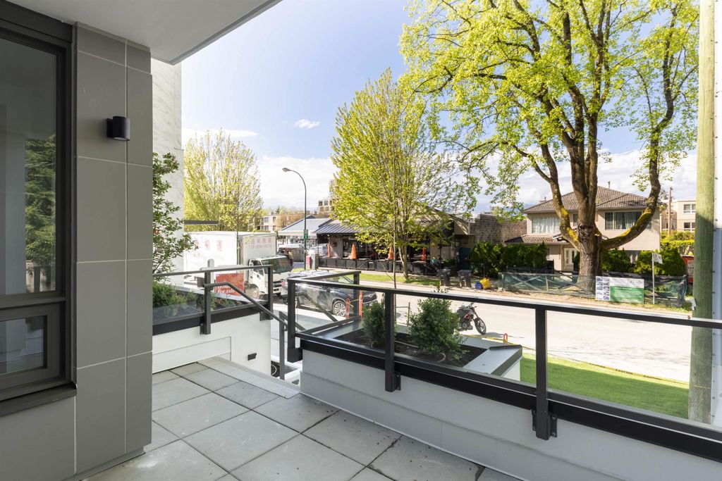 listing image 1103683651938585341