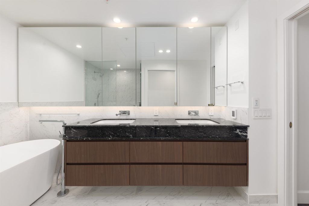 listing image 1109991673906692197
