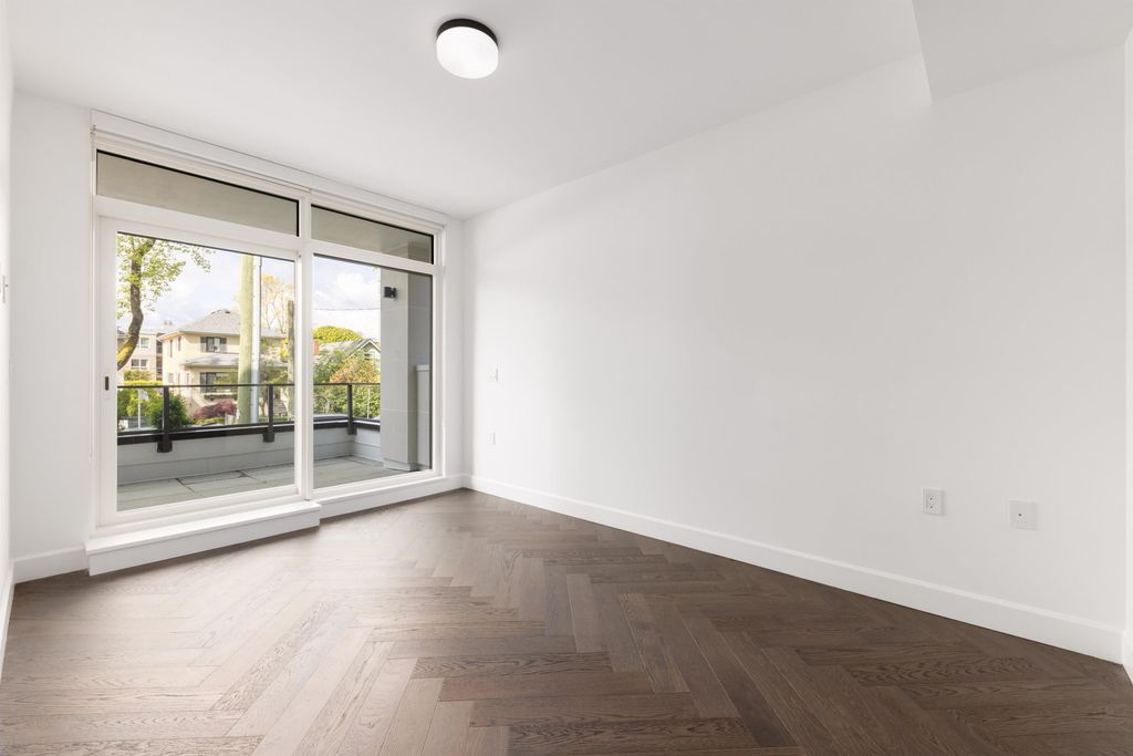 listing image 1101513851559552083