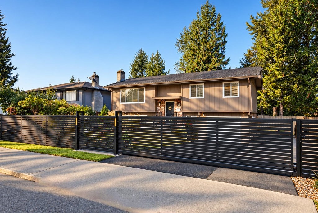 Photo of 20327 44 Avenue Ave, Langley, BC V3A 6P6 (MLS # R3172301)