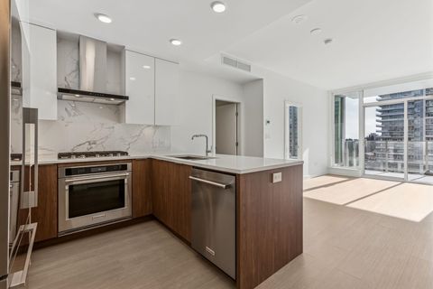 699 Whiting Way 1307 Coquitlam BC V3J 0N7