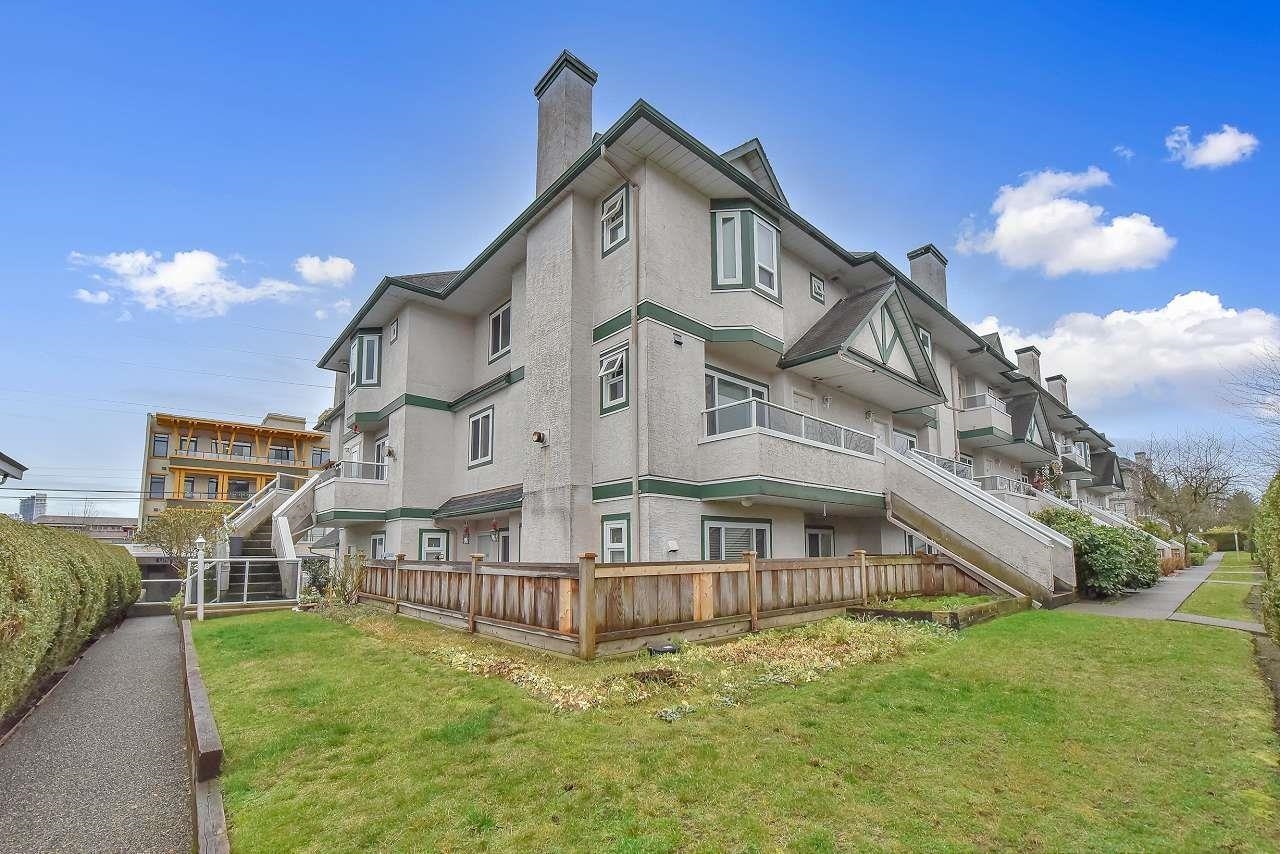 3978 Albert Street 209