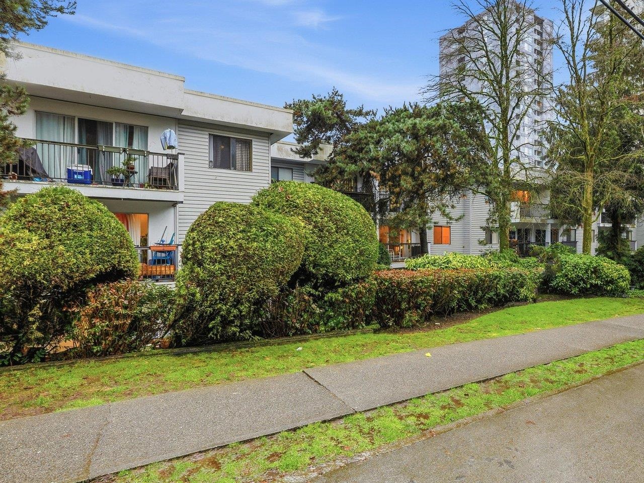 428 Agnes Street 306