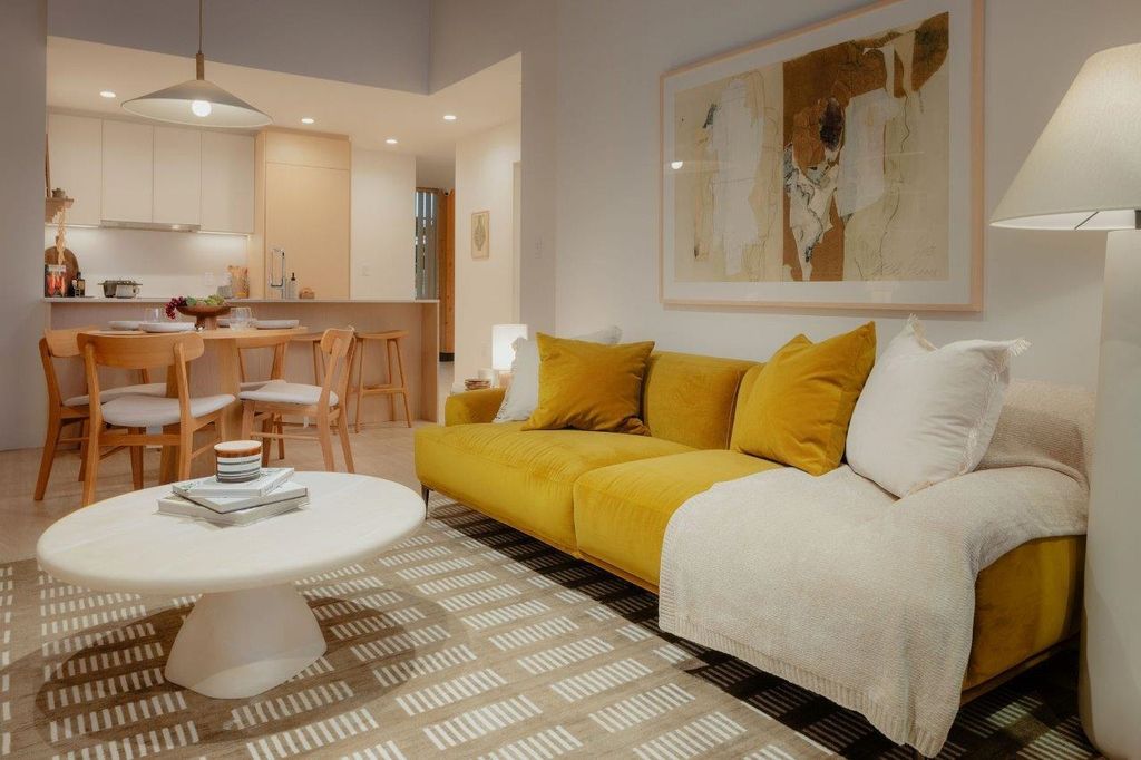 listing image 1103938943881530249