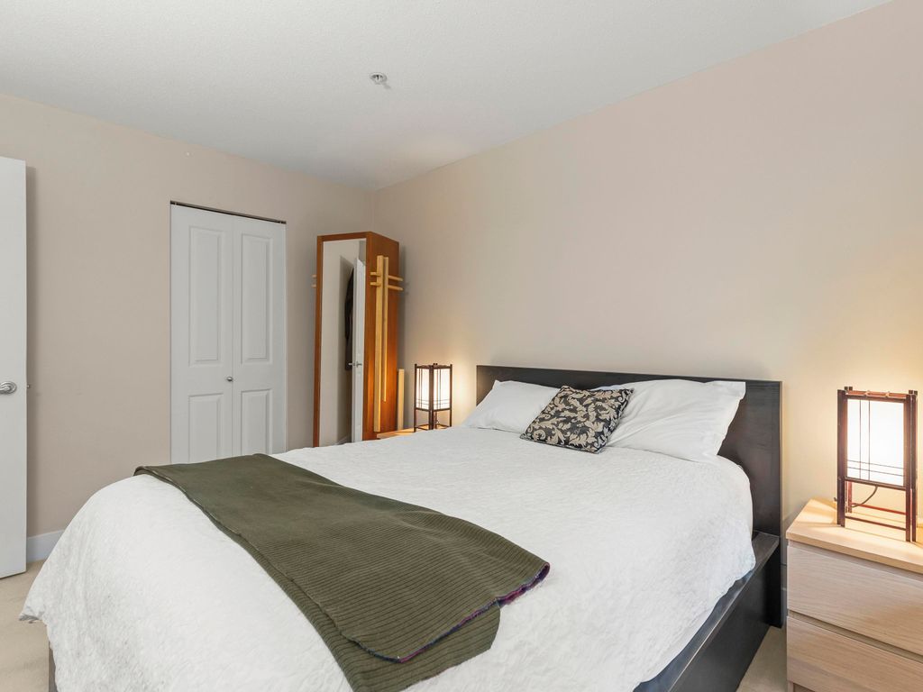 listing image 1109783462609945024