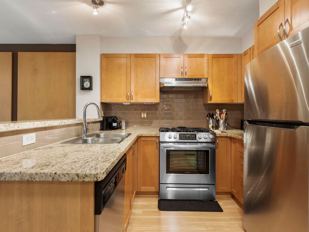 listing image 1107493663127542512