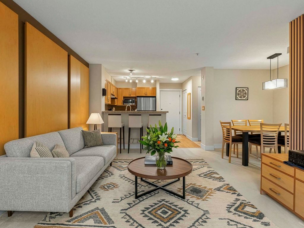 listing image 1108137706006259593