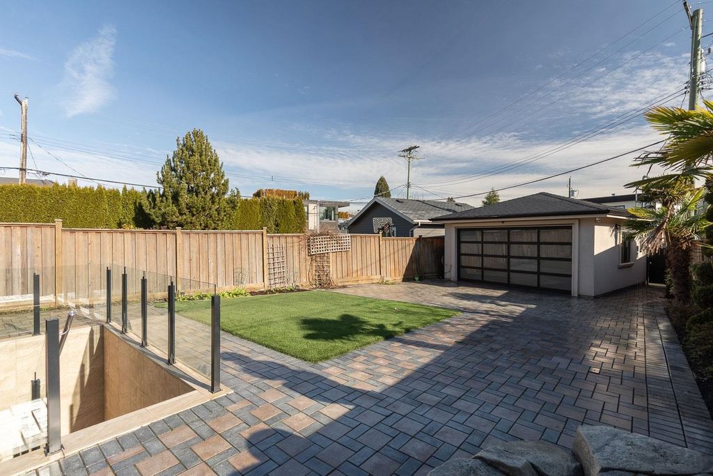 listing image 1109450764103862357
