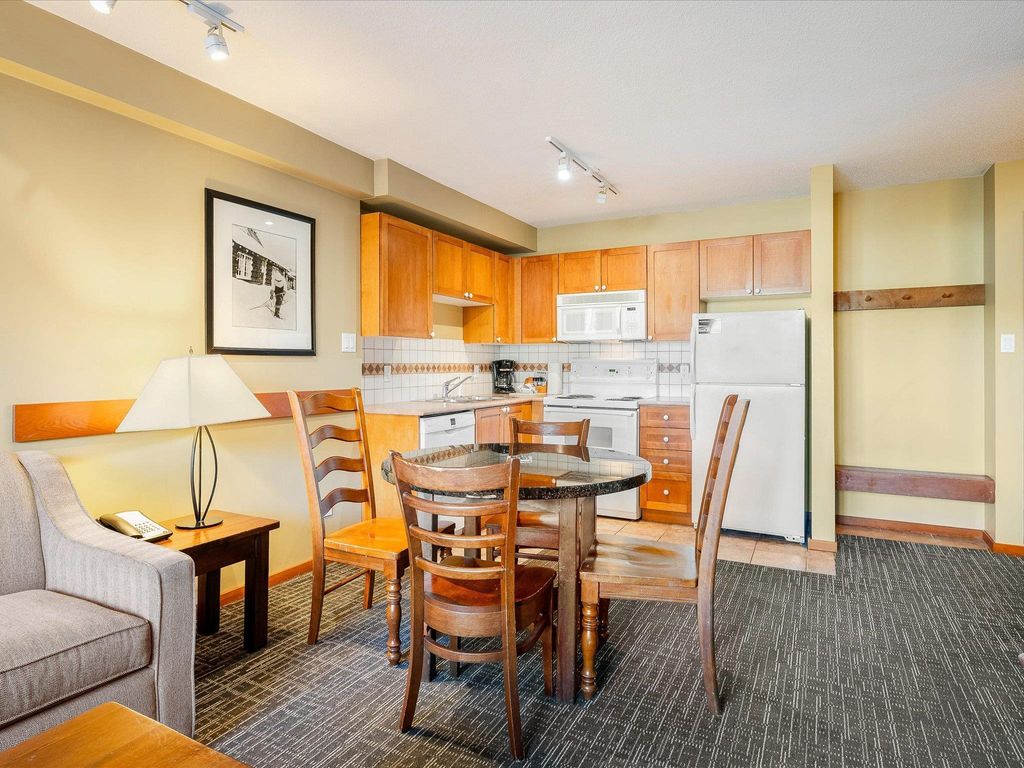 listing image 1106754181797406781