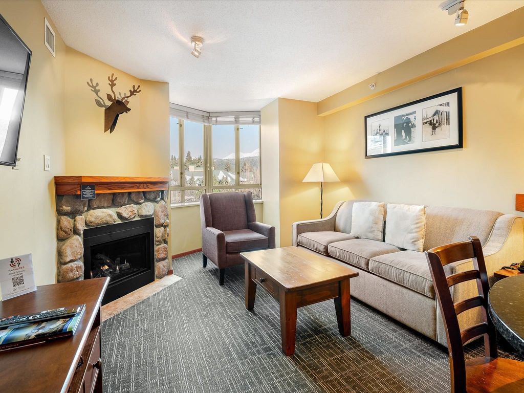 listing image 1101396362205186421