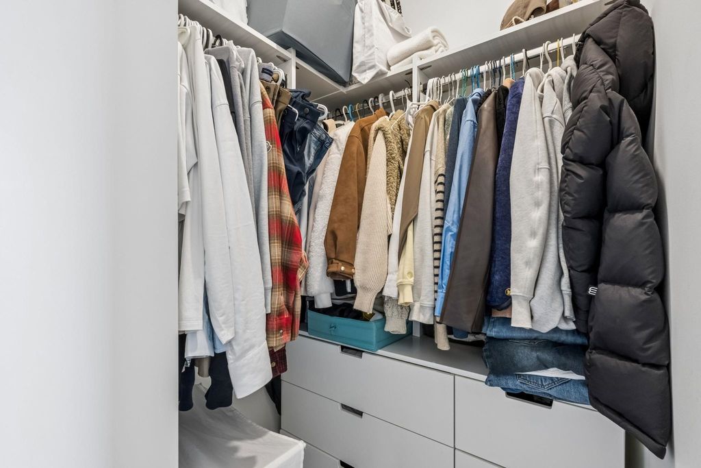 listing image 1101645434137974442