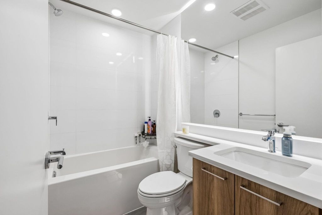 listing image 1104439380187542126