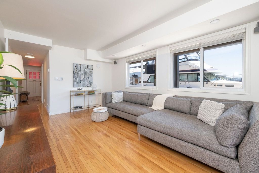 listing image 1102333774996675260