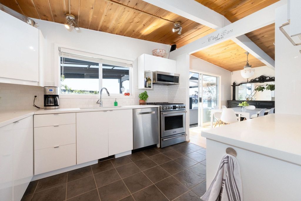 listing image 1101547449832831439