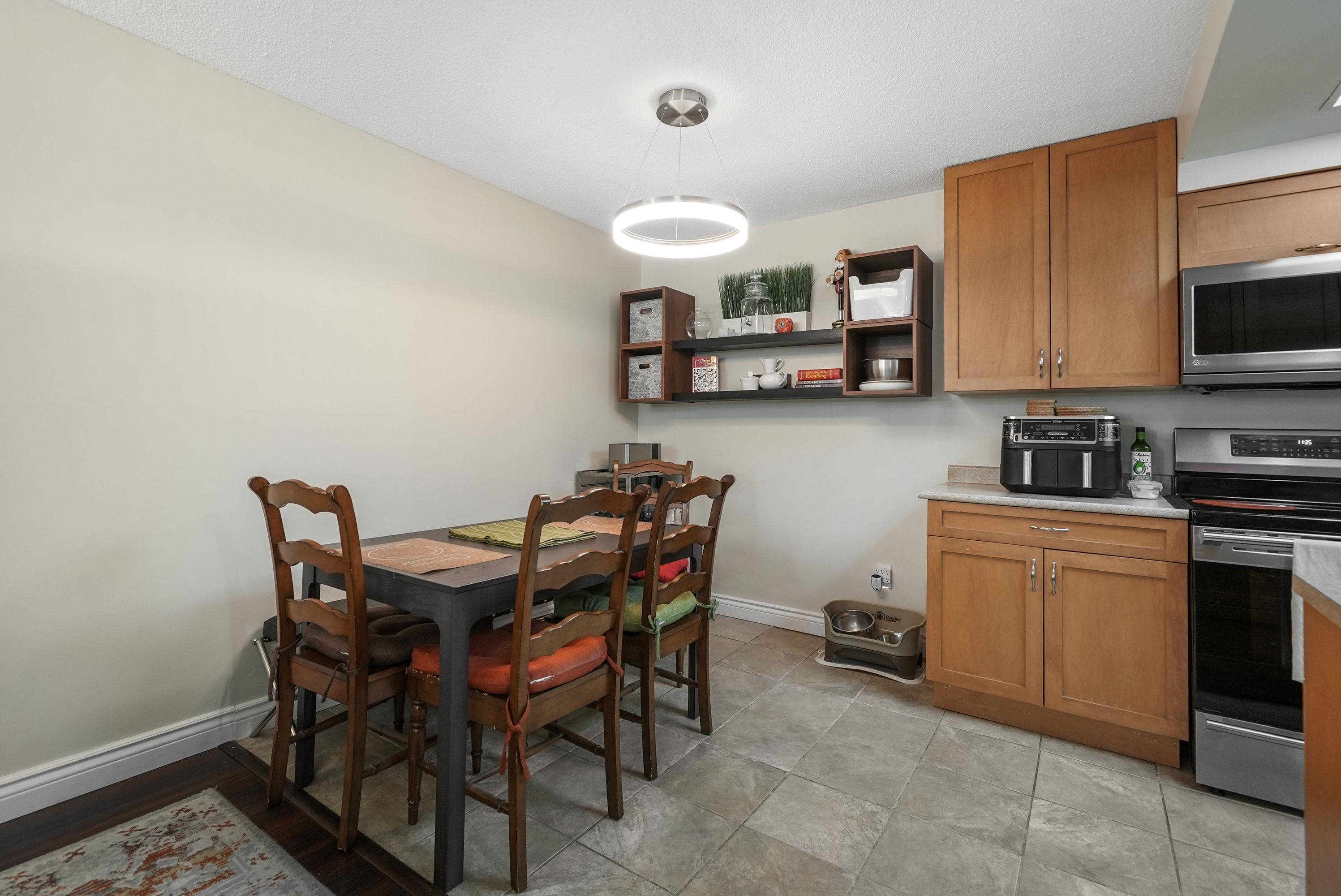 444 E 6th Avenue 201