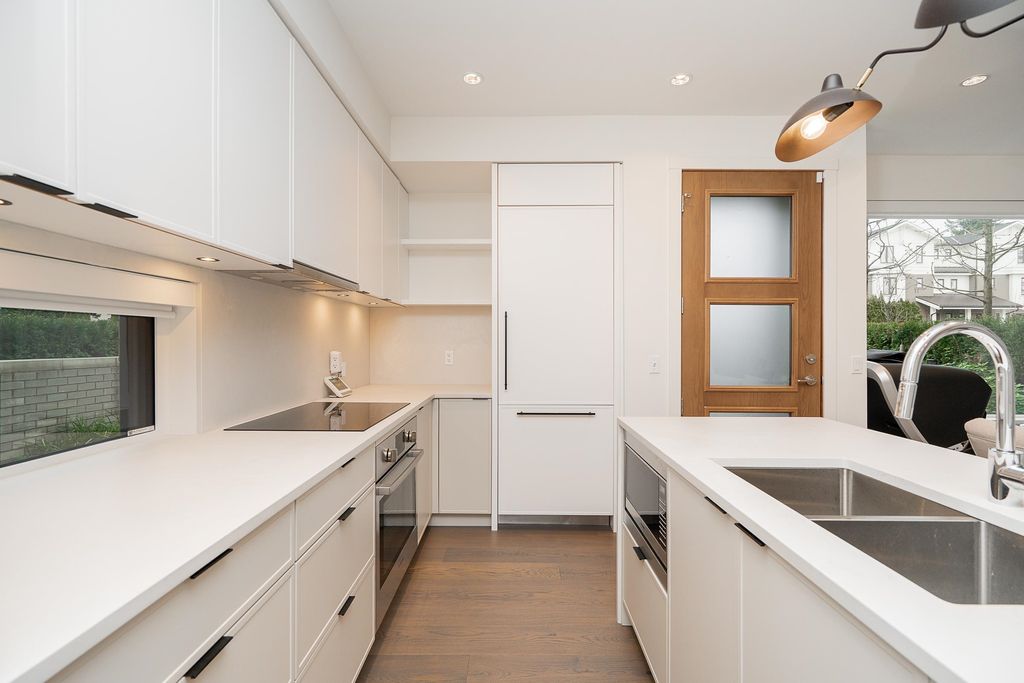 listing image 1109854089627045543