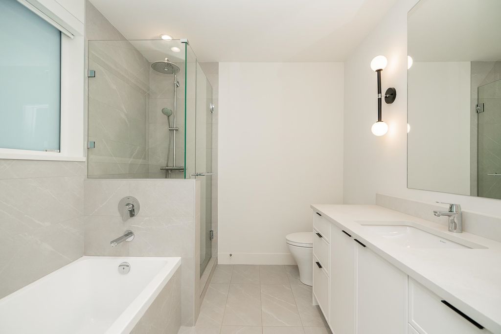 listing image 1103430263264500493