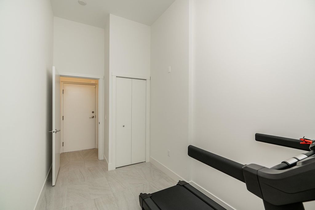 listing image 1109510230641331385