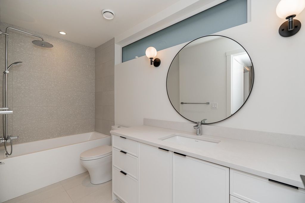 listing image 1107101187047574953