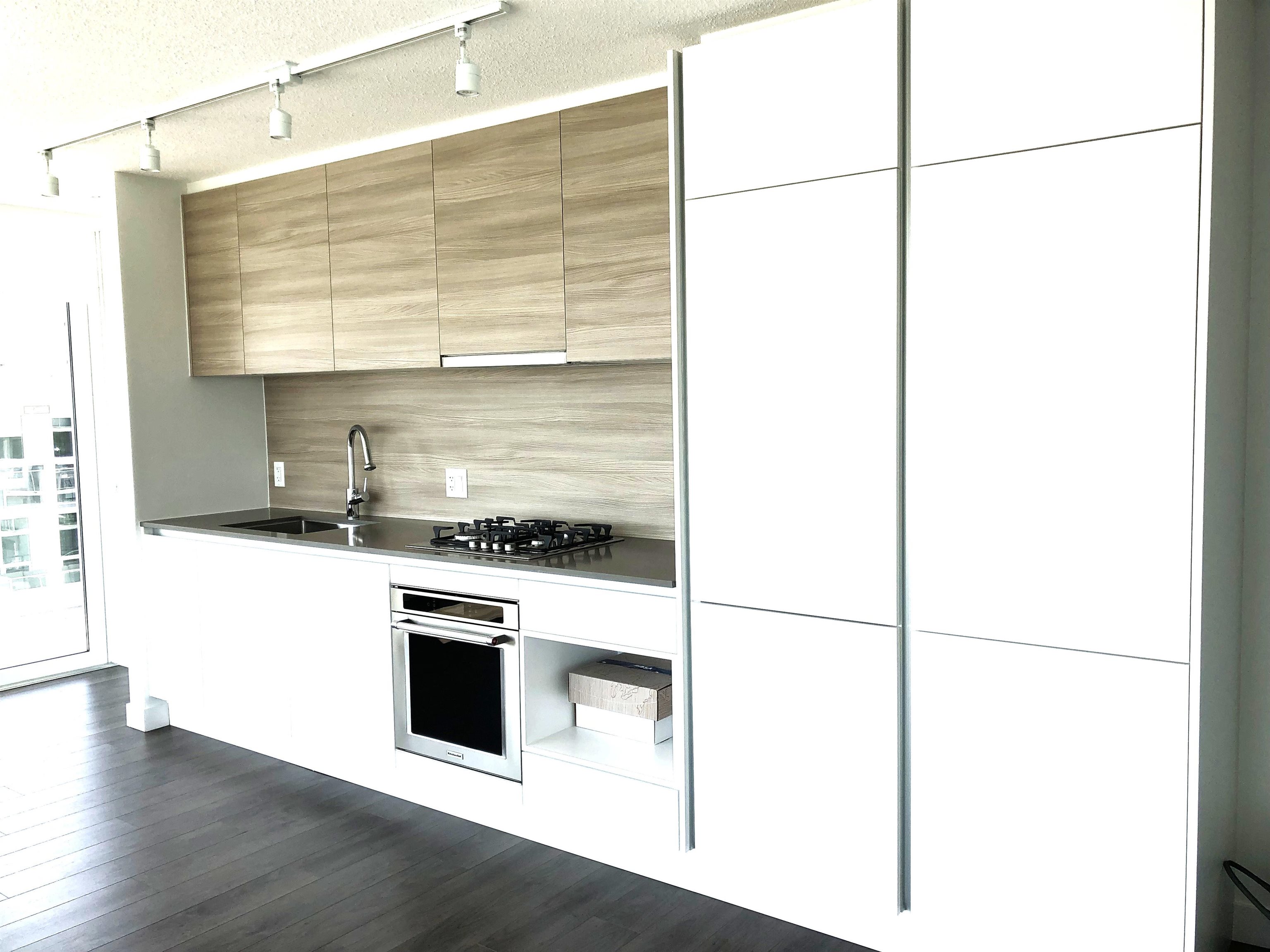 908 Quayside Drive 1905