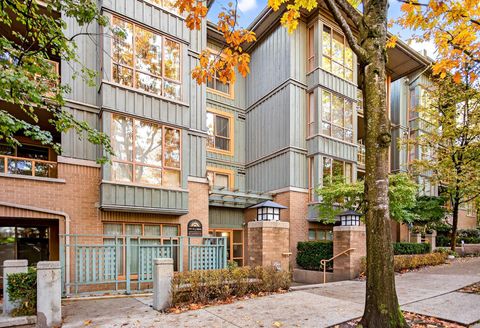 285 Newport Drive 415 Port Moody BC V3H 5J6