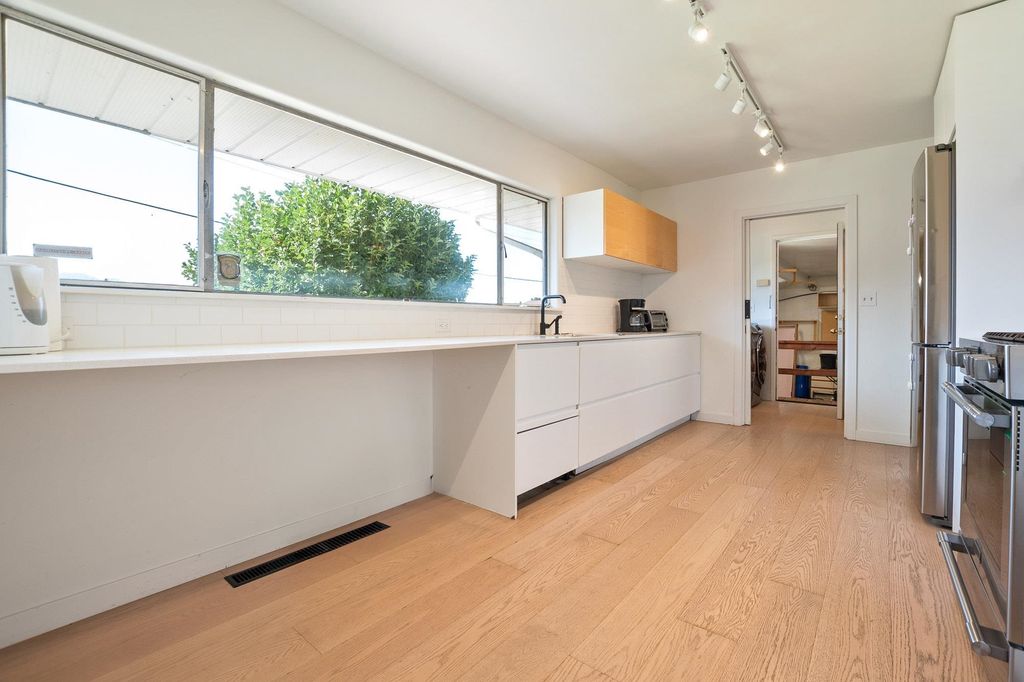 listing image 1103768927944563851
