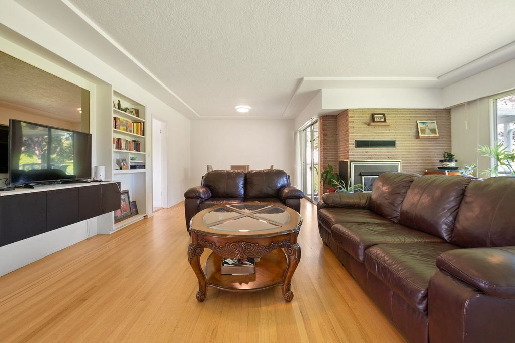 listing image 1106699674118124670