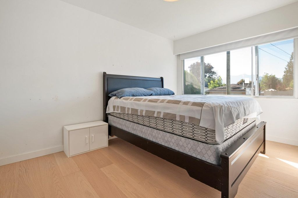 listing image 1106316575250751206