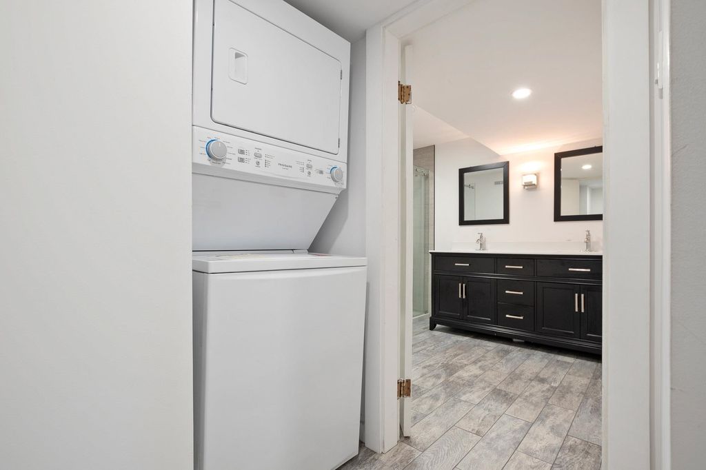 listing image 1102852180148655189