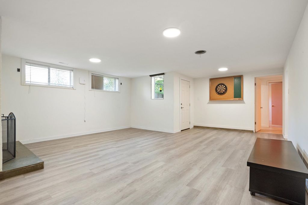 listing image 1108574050585350294