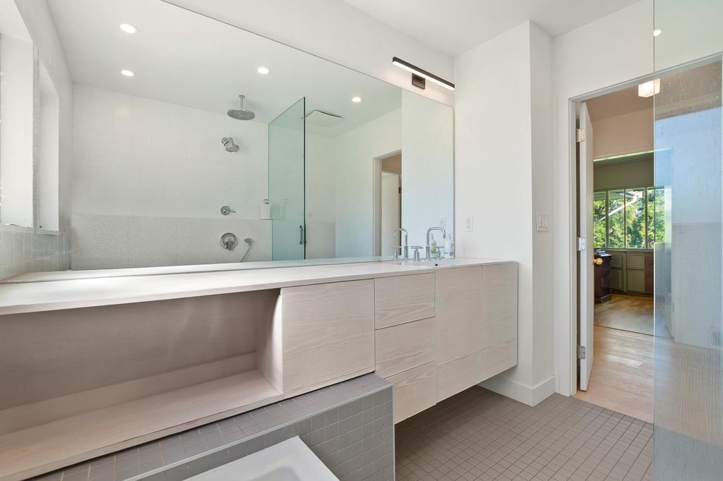 listing image 1100761530933090154
