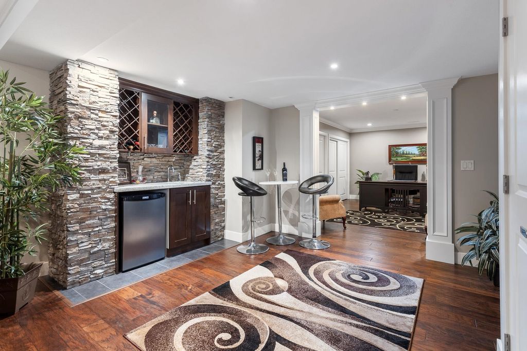 listing image 1102290314278444899
