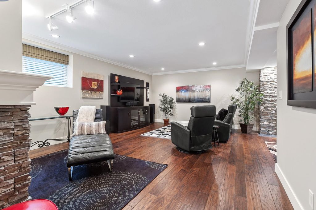 listing image 1103576146537855914