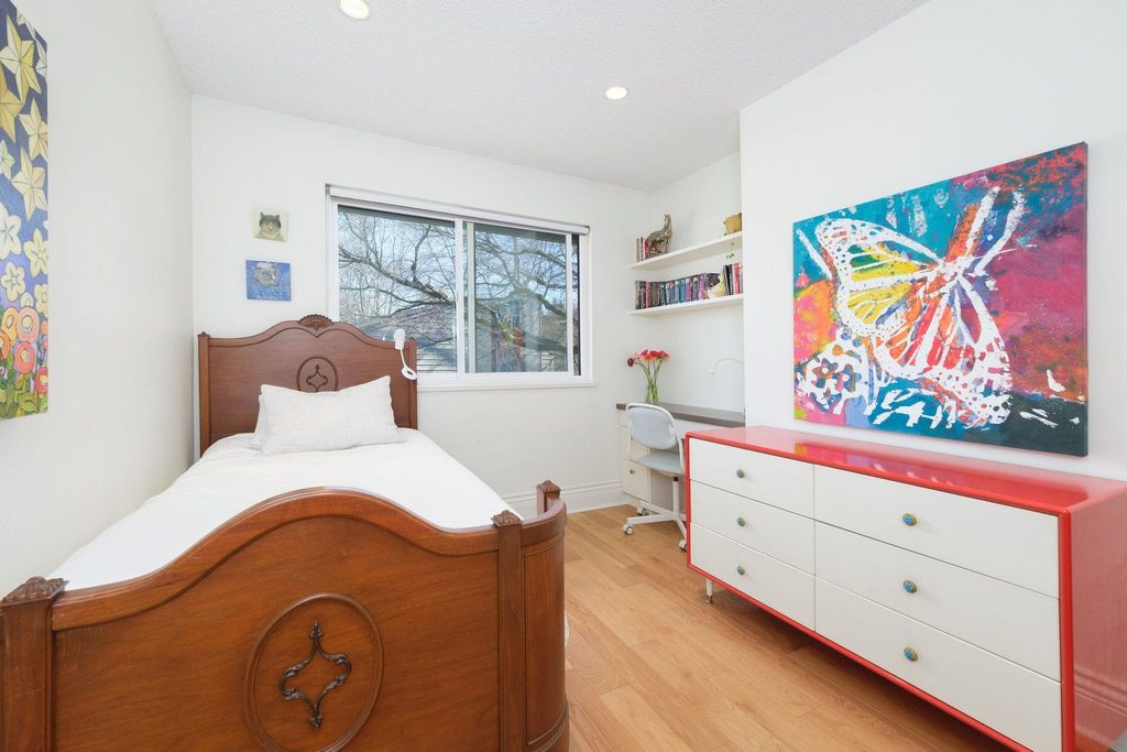 listing image 1109576827318331393