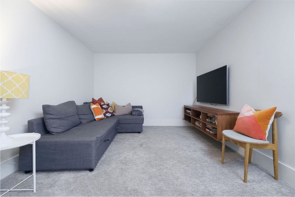 listing image 1105747666429784327