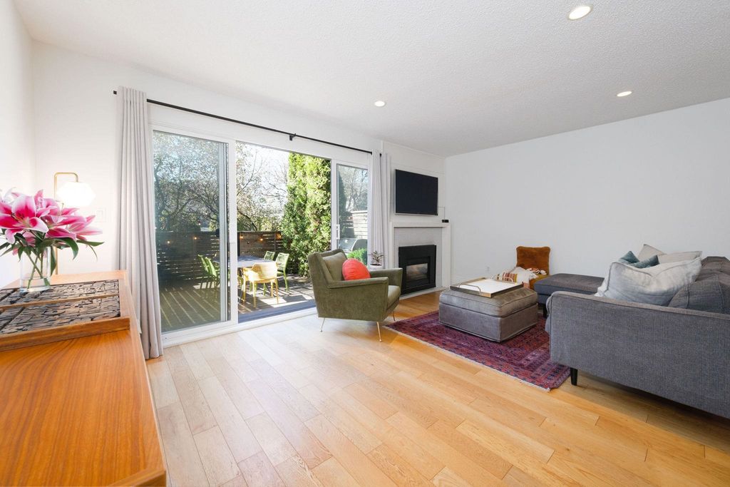 listing image 1109490427246838566