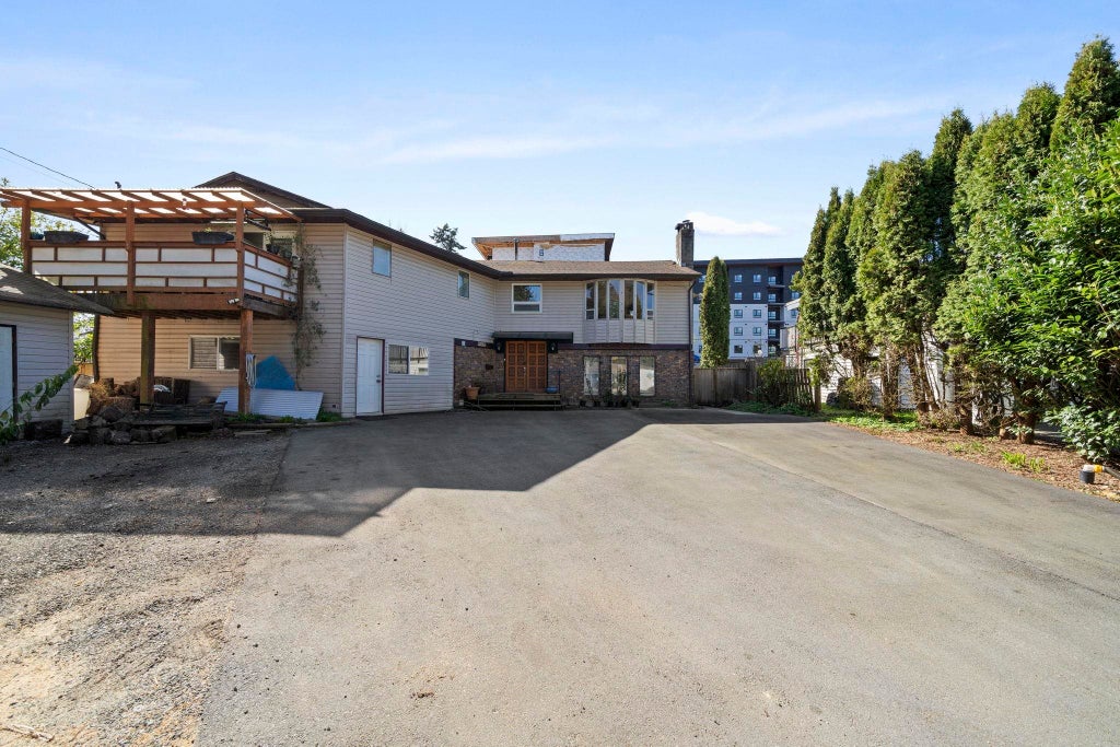 Photo of 21796 Howison Avenue, Maple Ridge, BC V2X 2W6 (MLS # R3146507)