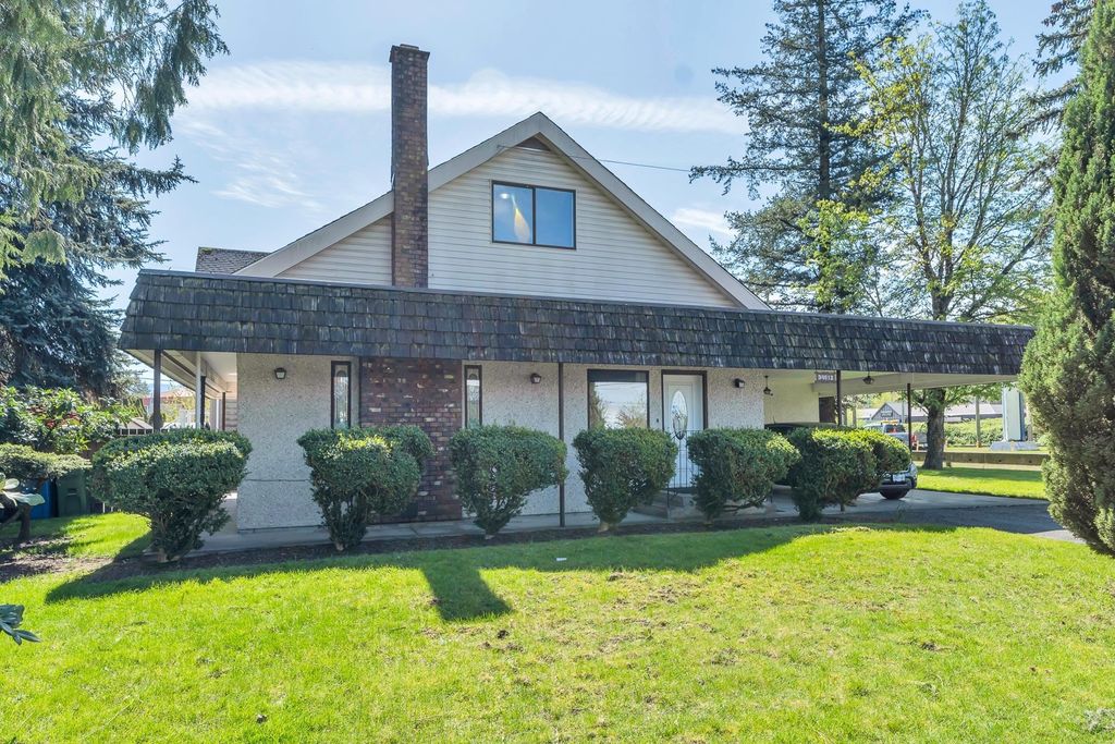 Photo of 34612 2 Street, Abbotsford, BC V2S 8C2 (MLS # R3114475)