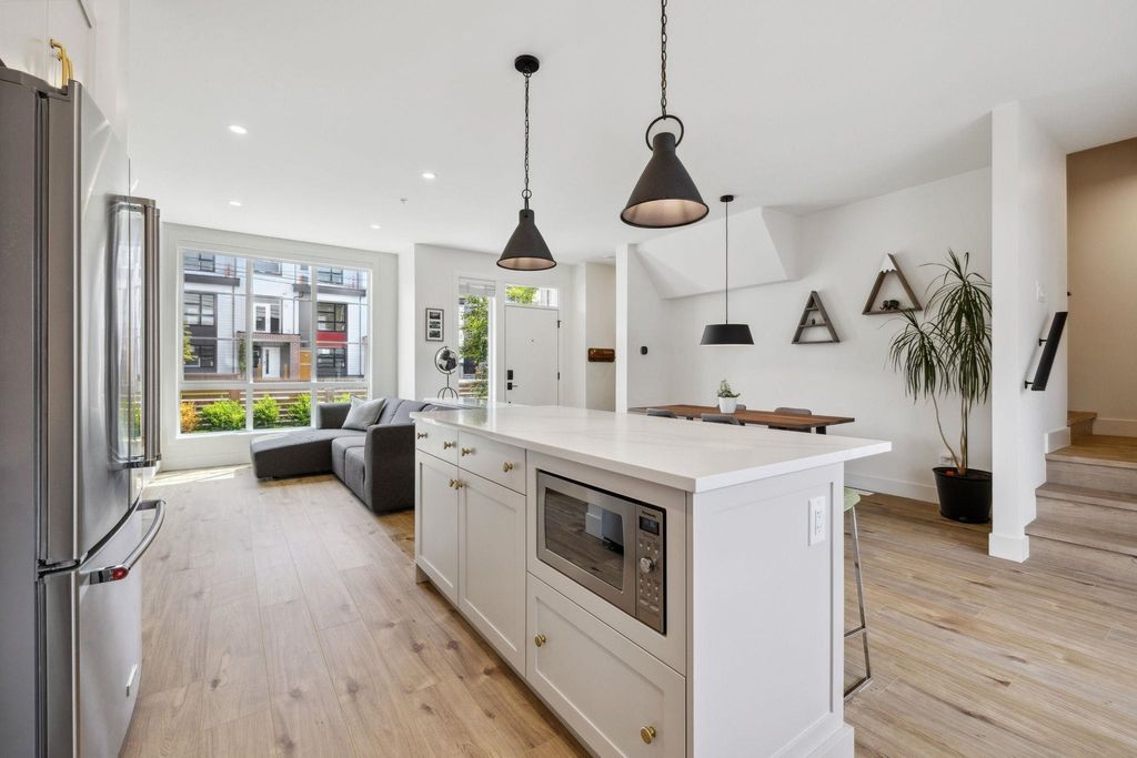 listing image 1105494616067143554