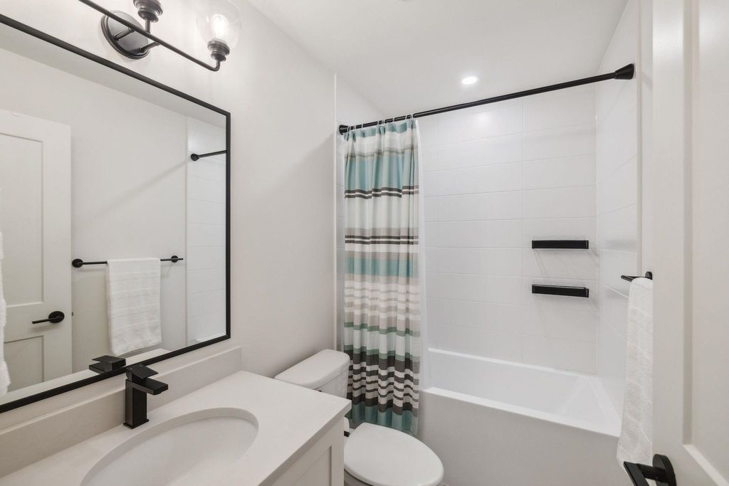 listing image 1109808898496674741