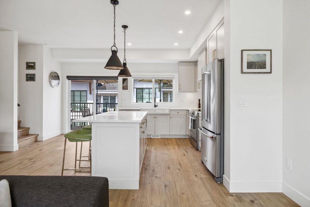 listing image 1104963041926589383