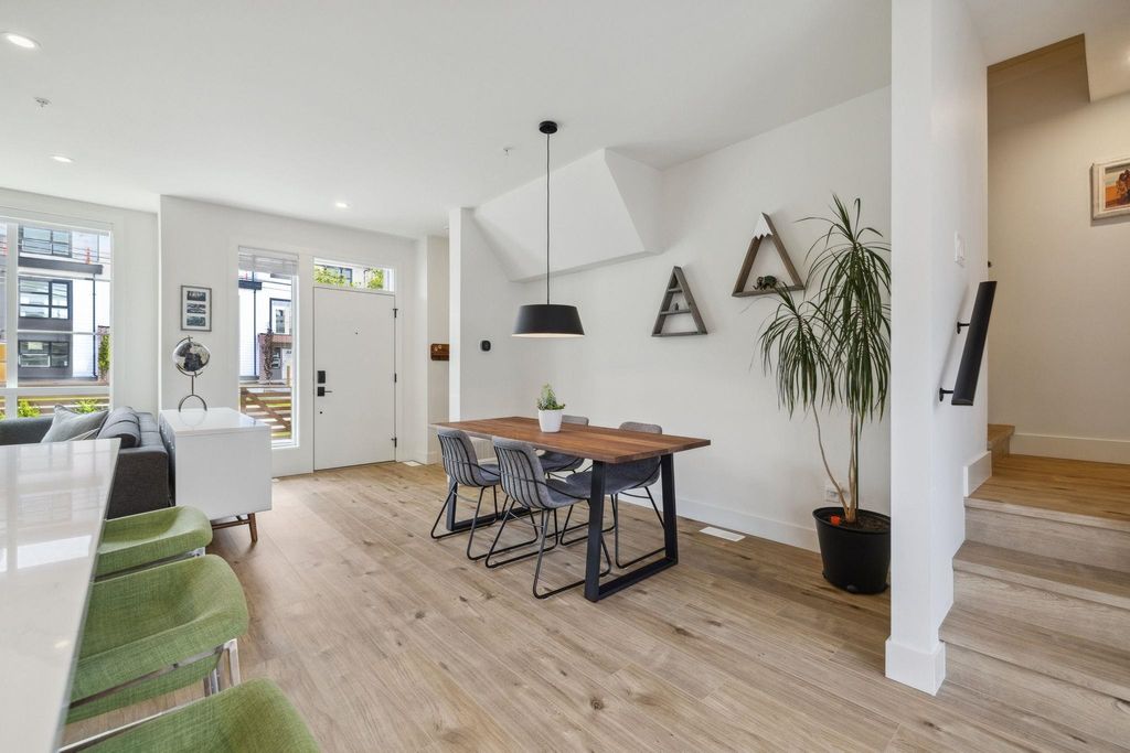 listing image 1100093991098344515