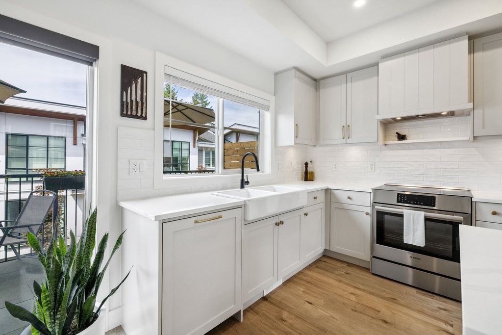 listing image 1108338357473592162