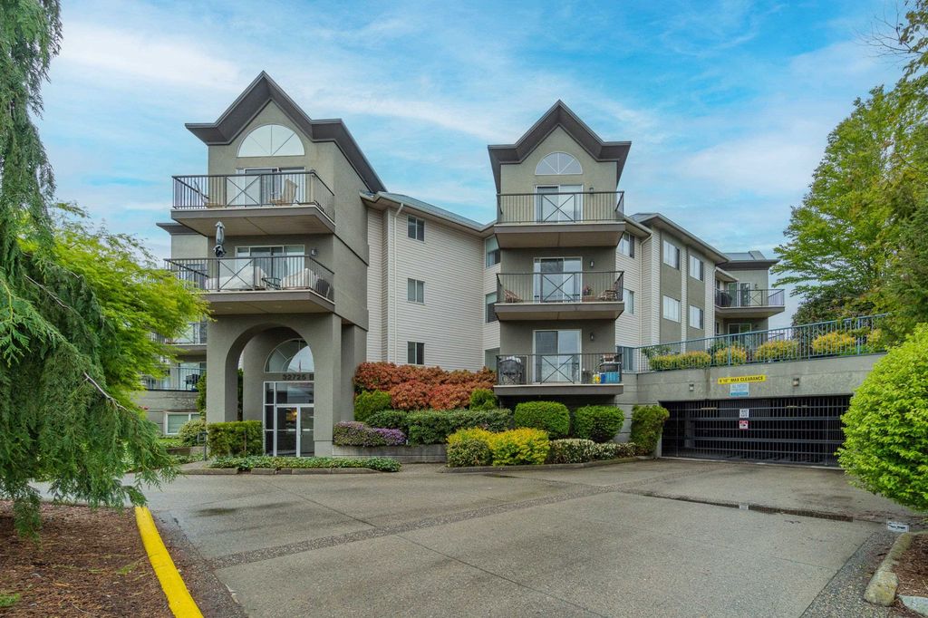 Photo of 32725 George Ferguson Way #204, Abbotsford, BC V2T 5M5 (MLS # R3139528)