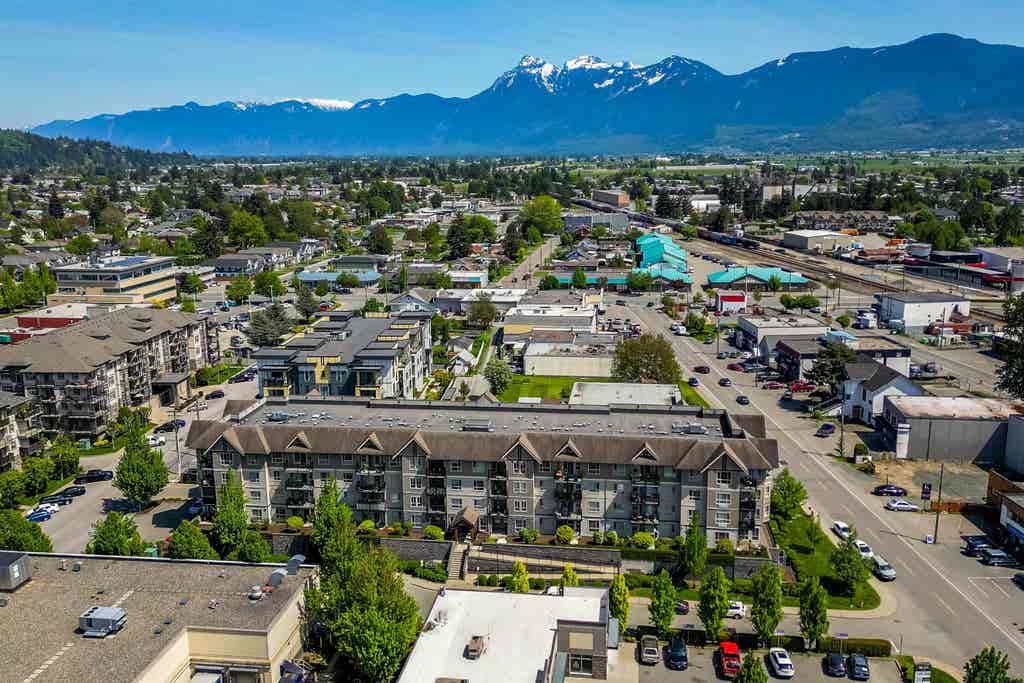 Photo of 9000 Birch Street #413, Chilliwack, BC V2P 8G2 (MLS # R3149384)