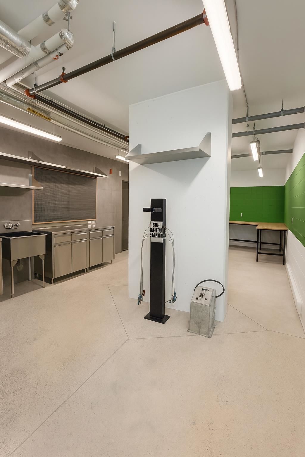 listing image 1106012951190632955