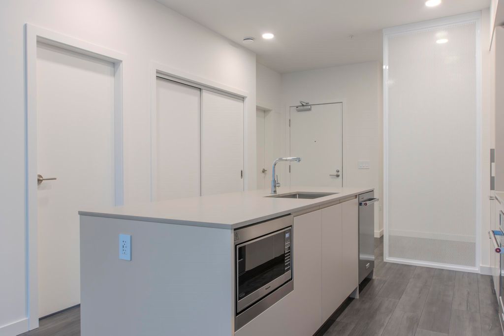 listing image 1106791667358053727