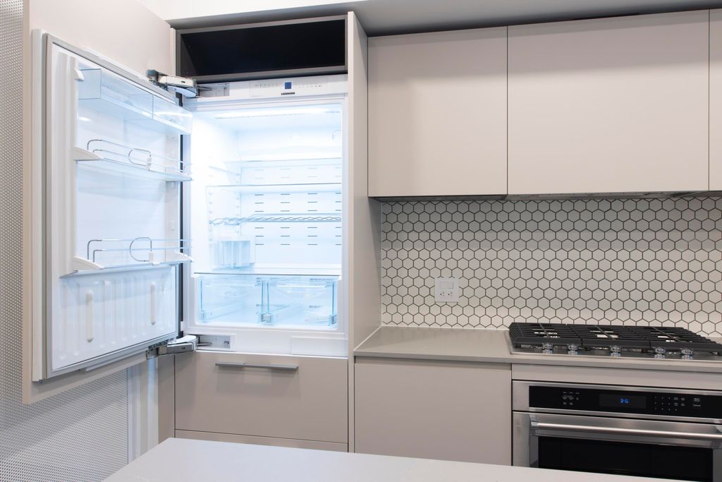 listing image 1107622656282408244