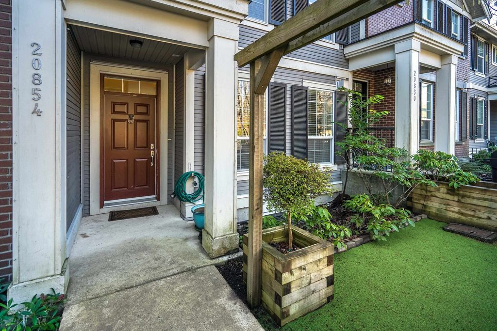 Photo of 20854 72 Avenue, Langley, BC V2Y 0J1 (MLS # R3140922)